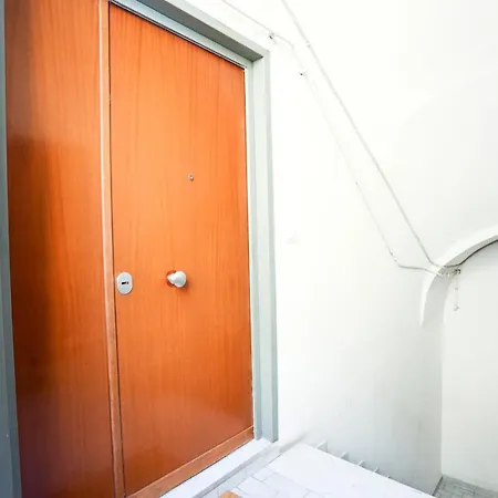 Guesthost - I Miracoli * Neapel