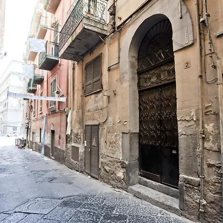 Guesthost - I Miracoli Apartment