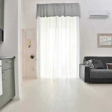 Guesthost - I Miracoli Apartment