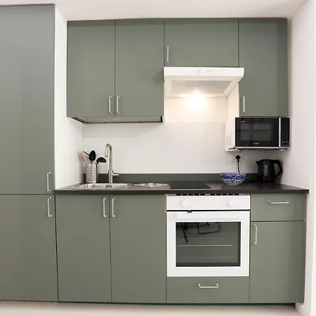 Guesthost - I Miracoli Apartment