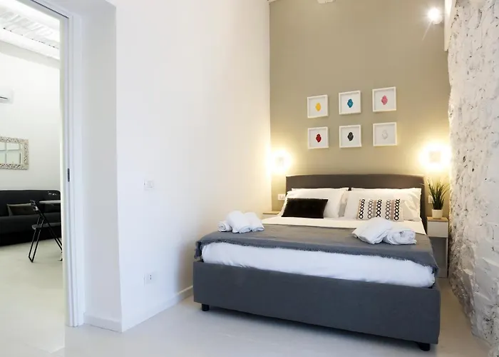 Guesthost - I Miracoli * نابولي