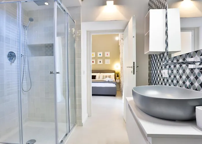 Guesthost - I Miracoli * نابولي